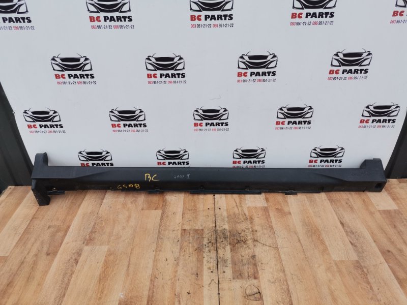 Накладка порога правая Nissan Rogue 2013-2016 T32 768505HA0A Б/У