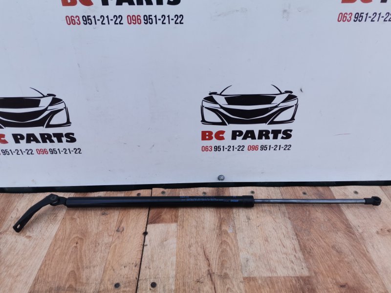 Амортизатор крышки багажника задний правый Nissan Rogue 2013-2020 T32 90450-4BA0B Б/У