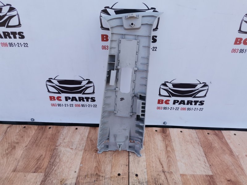 Накладка центральной стойки левая Rogue 2013-2020 T32 2.5