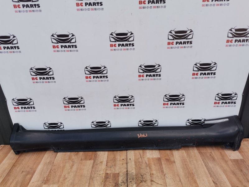 Накладка порога правая INFINITI FX35 2008-2016 S51 3.5 768501CA0A Б/У