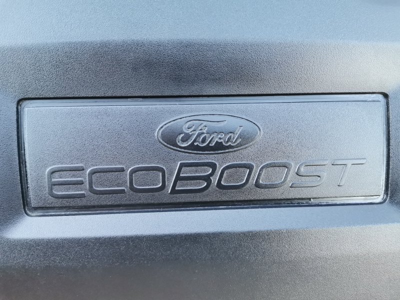 Декоративная крышка двигателя Ford Fusion MK5