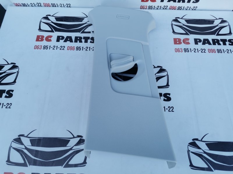 Накладка центральной стойки левая Audi Q3 2020 83A 83A867243 Б/У