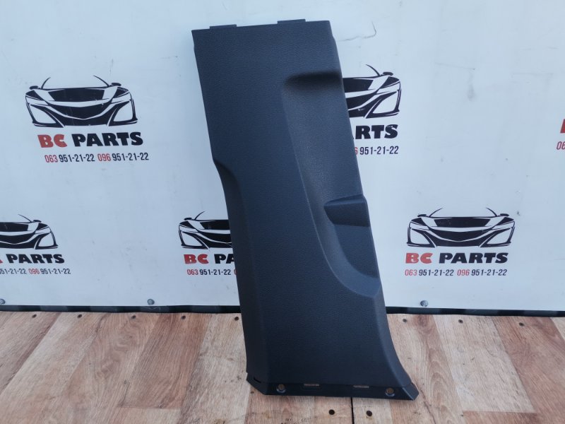 Накладка центральной стойки левая Audi Q3 2020 83A 83A867239 Б/У
