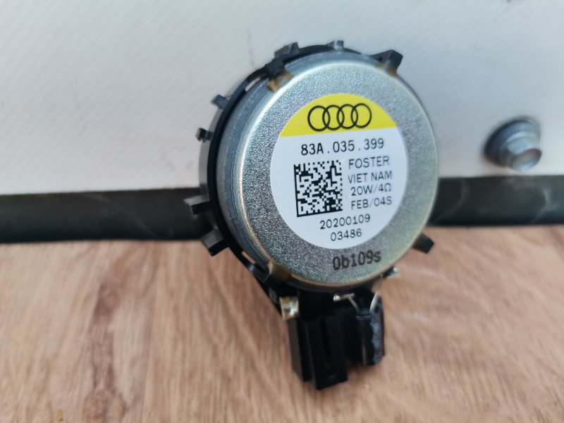 Динамик задний левый Audi Q3 83A