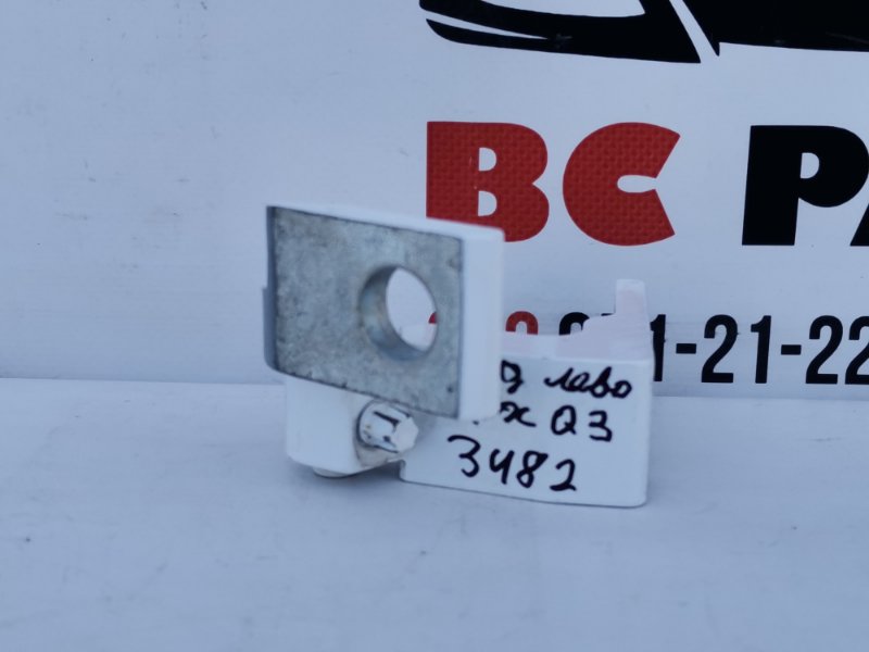 Петля двери передняя левая Audi Q3 2020 83A 8W0833403A Б/У