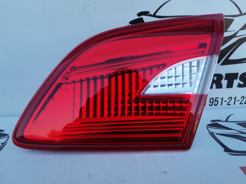 Фонарь внутренний задний правый Nissan Sentra 2012-2019 B17 1.8 265503YU5A Б/У