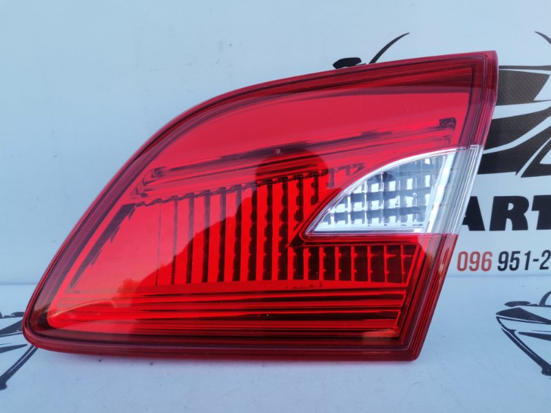 Фонарь внутренний задний правый Sentra 2012-2019 B17 1.8