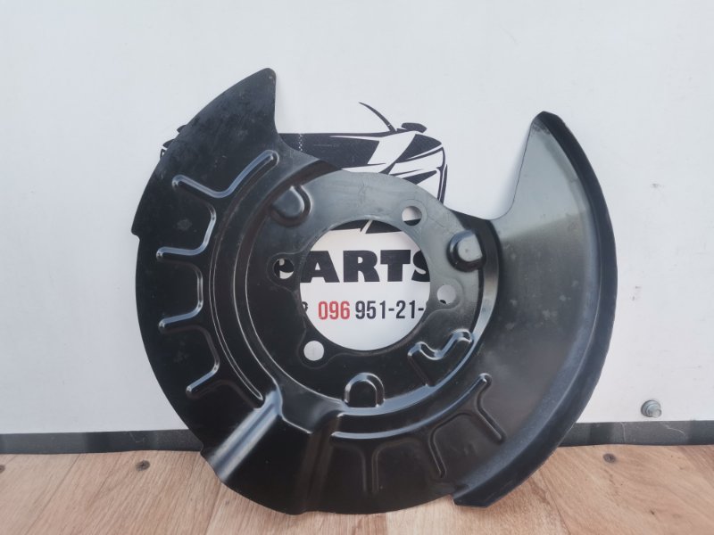 Защита тормозного диска задняя правая Nissan Rogue 2021 T33 2.5 44151-6RA0A Б/У