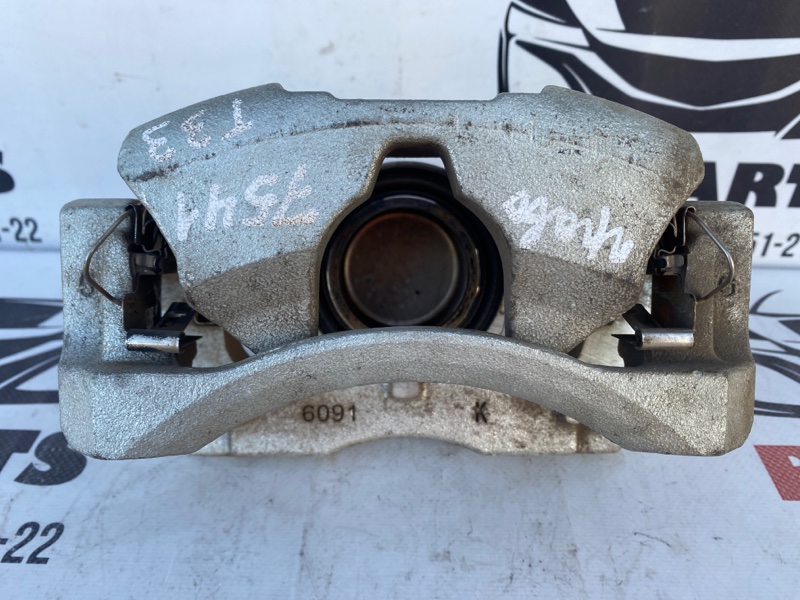 Суппорт тормозной передний правый Rogue 2021 T33 2.5