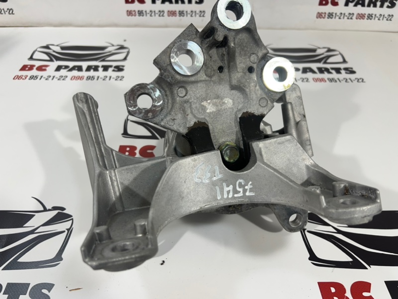 Подушка АКПП Rogue 2021 T33 2.5