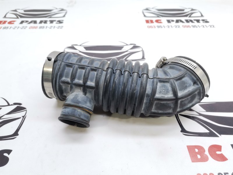 Патрубок воздушного фильтра Nissan Sentra 2012-2019 B17 1.8 165763RC2A Б/У