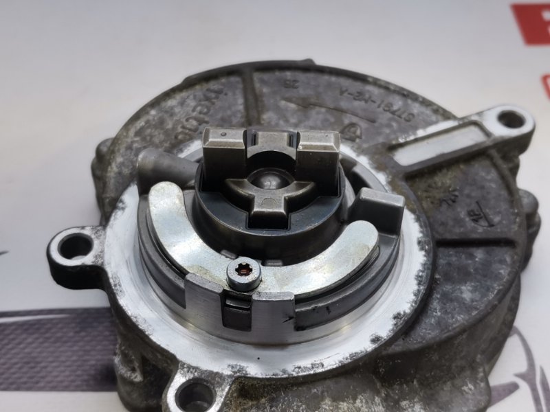 Вакуумный насос Q7 2016-2020 4M 3.0