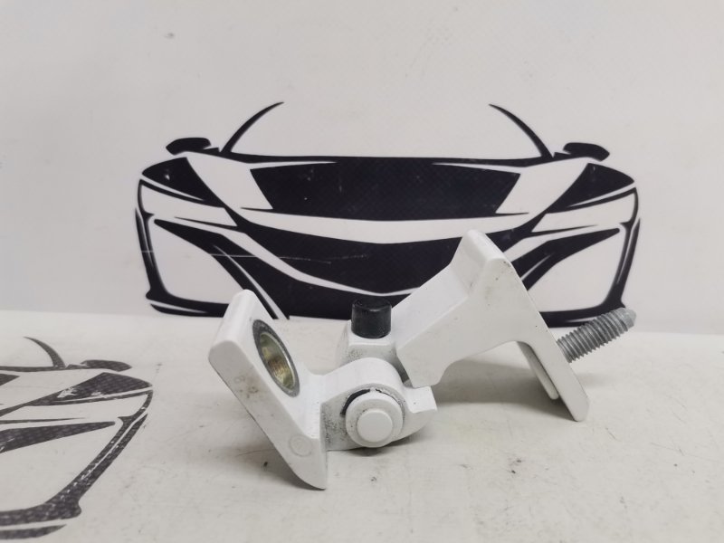 Петля двери Audi Q3 83A 2.0