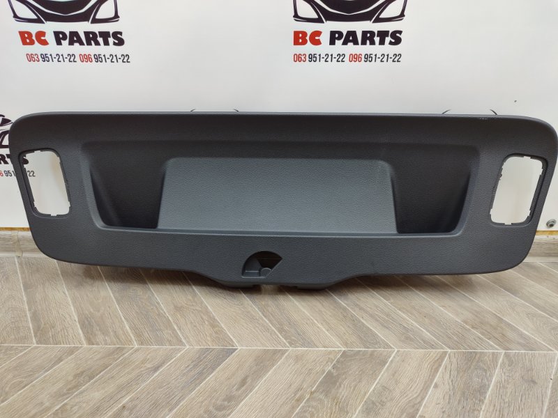 Обшивка двери багажника Volkswagen Passat 2011-2015 B7 1.8 561867605 Б/У