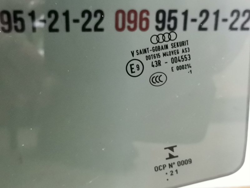 Стекло двери заднее левое Audi Q5 2.0