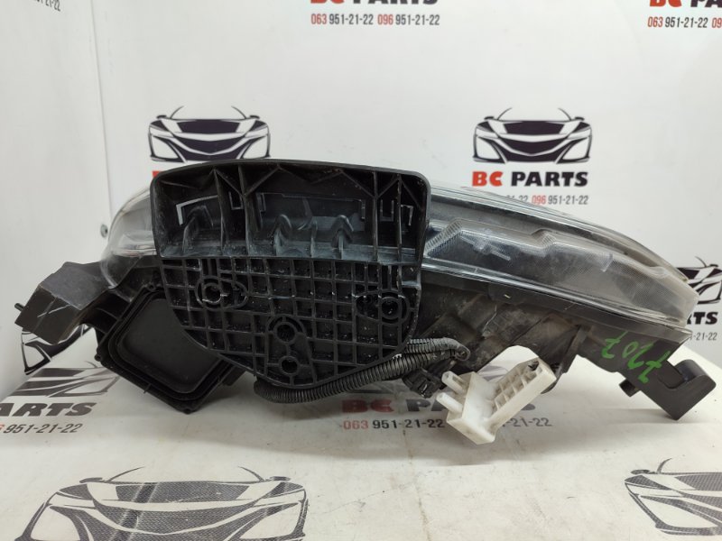 Фара галогеновая правая Sentra 2016-2019 B17 1.8