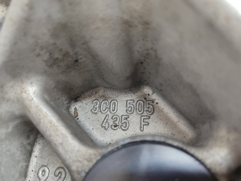 Цапфа задняя левая Passat CC 2008-2016 2.0