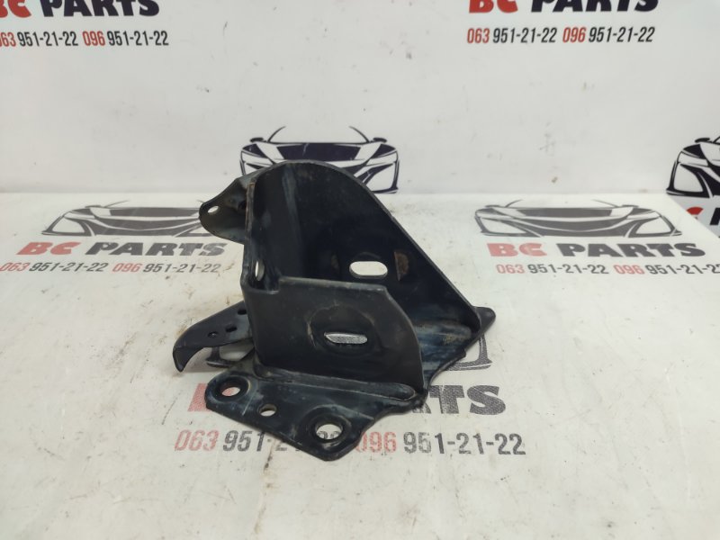 Кронштейн задний правый Nissan Rogue Sport 2017-2021 J11 MR 20 55429-JG00D Б/У