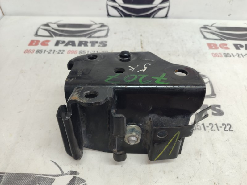 Кронштейн задний правый Nissan Sentra 2012-2019 B17 1.8 554293SH0A Б/У