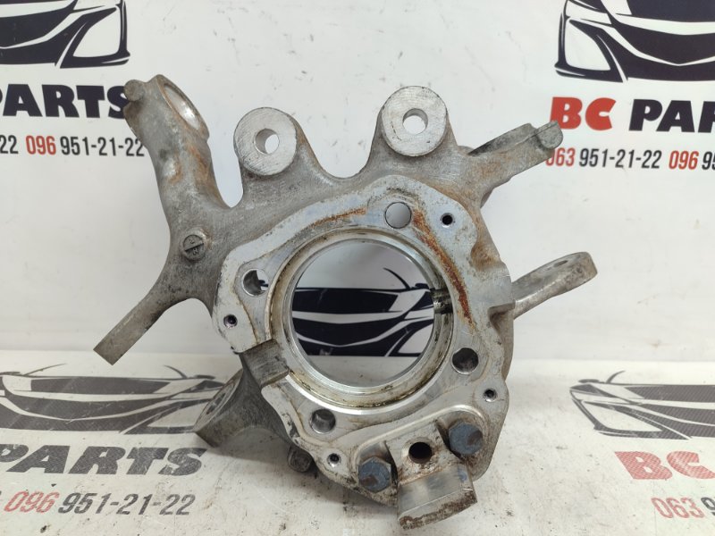Цапфа задняя правая Bmw 7 2008-2015 F02 4.4 33326796498 Б/У