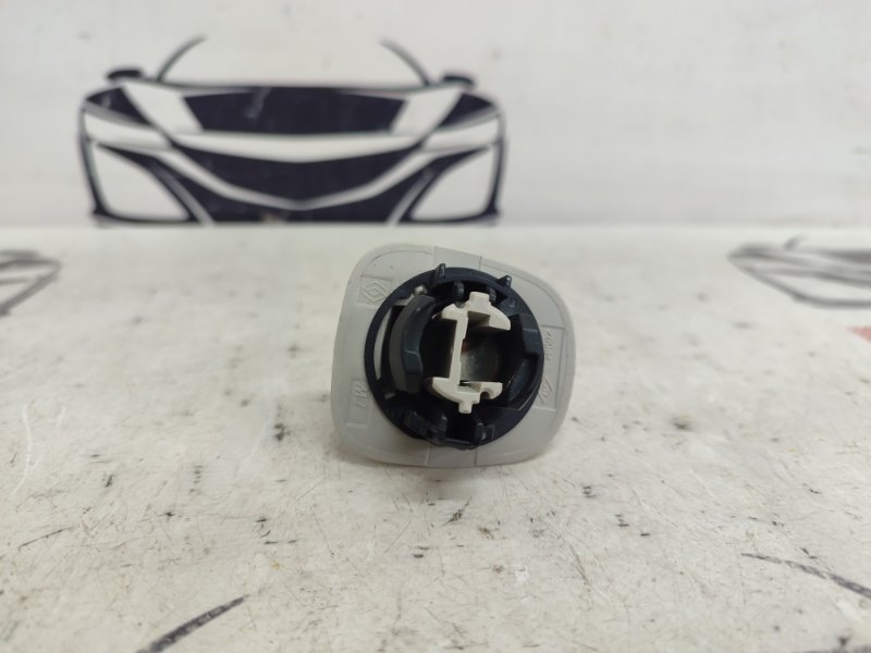 Крепление солнцезащитного козырька правое Rogue 2021 T33 2.5