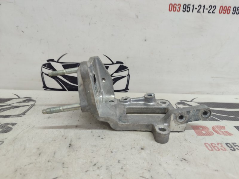 Кронштейн Nissan Rogue 2021 T33 2.5 147176CA1A Б/У