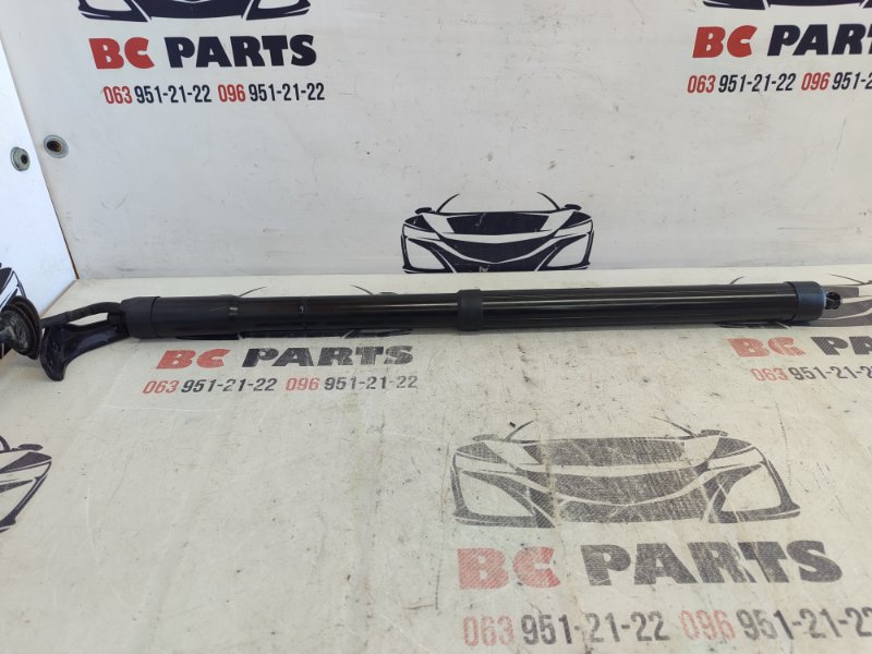 Амортизатор крышки багажника Nissan Rogue 2021 T33 2.5 905603FY0A Б/У