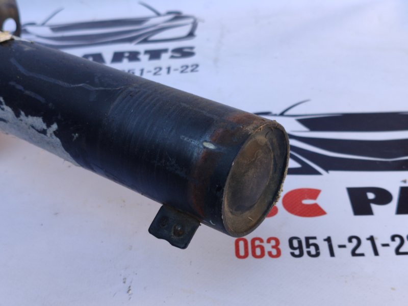 Стойка подвески передняя Passat 2011-2015 B7 1.8