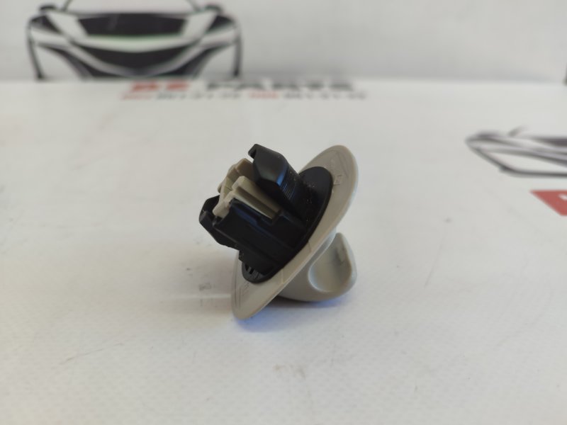 Крепление солнцезащитного козырька Rogue 2021 T33 2.5