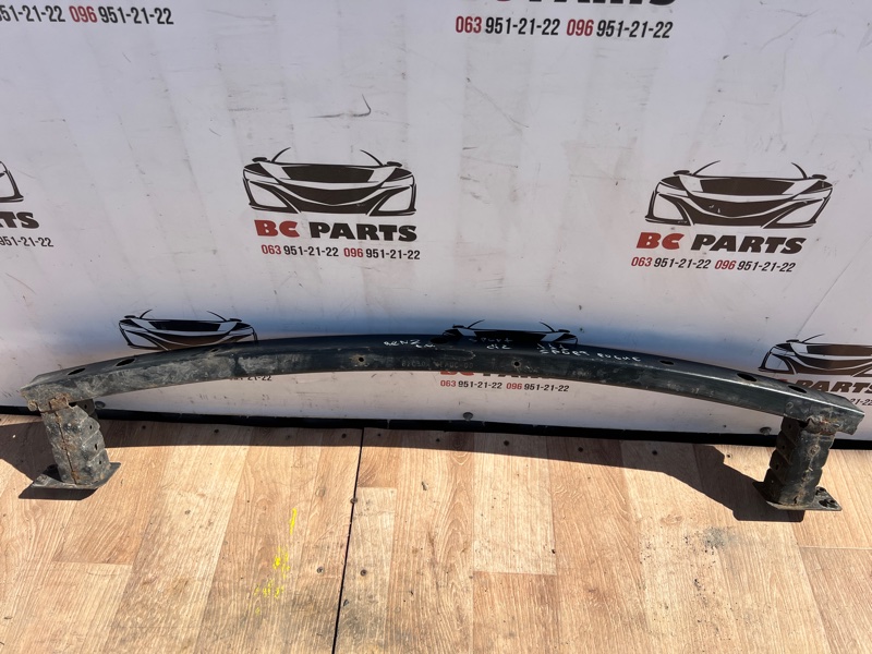 Усилитель бампера передний Nissan Qashqai J11