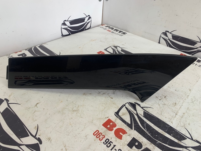 Накладка кузова задняя левая Nissan Rogue 2018 T32 2.5 960335HA0A Б/У
