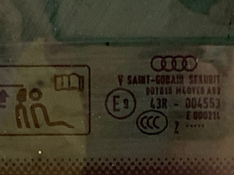 Форточка кузова задняя правая Audi Q5 2.0