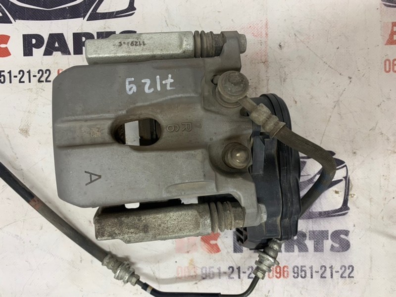 Суппорт тормозной задний правый Rogue 2021 T33 2.5 Суппорт тормозной задний правый Rogue 2021 T33 2.5