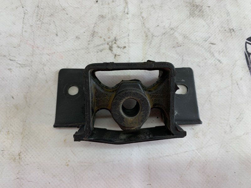 Подушка выхлопной трубы Nissan Rogue 2021 T33 2.5 20651JG300 Б/У