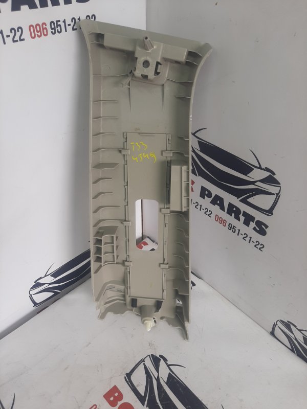 Накладка центральной стойки правая Rogue 2021 T33 2.5