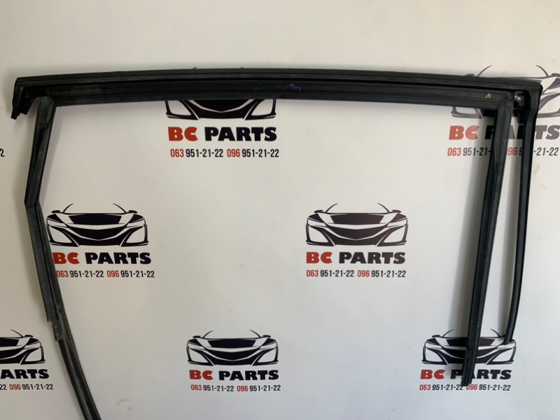 Молдинг двери задний левый Q7 4M 3.0