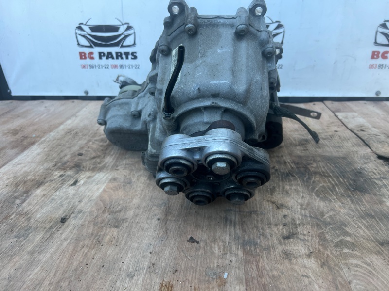 Раздаточная коробка передняя 7 2008-2015 F02 4.4