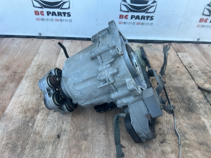 Раздаточная коробка передняя 7 2008-2015 F02 4.4