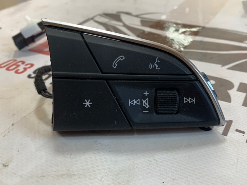 Кнопки на руль Audi Q3 2020 83A 83A951523A Б/У