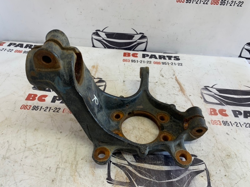 Кулак поворотный передний правый Nissan Rogue T32 QR25 2.5