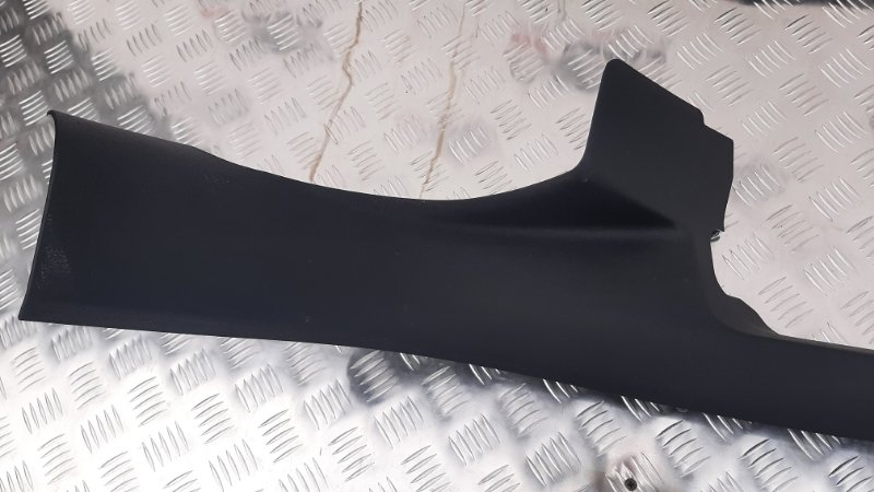 Накладка центральной стойки задняя левая Q5 2017 2.0