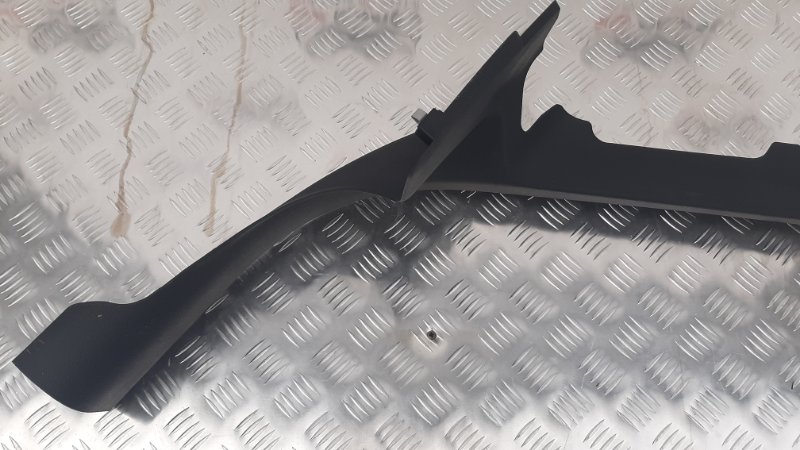 Накладка центральной стойки задняя левая Q5 2017 2.0