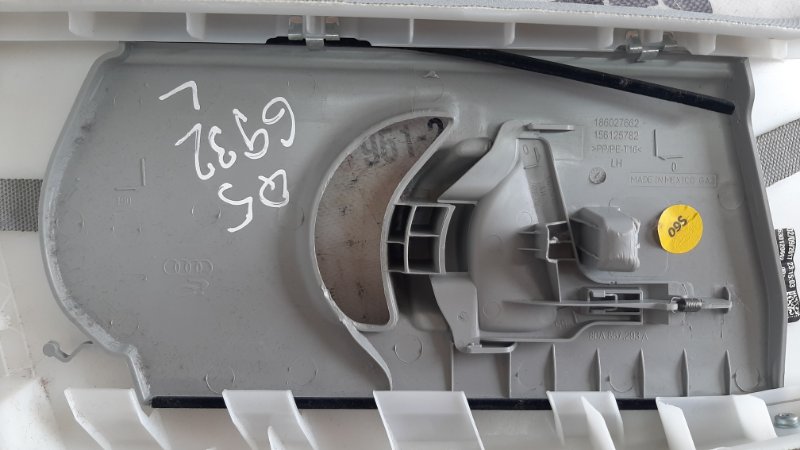 Накладка стойки левая Q5 2017 2.0