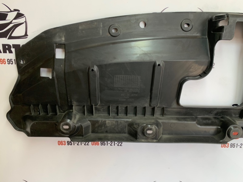 Накладка замка капота передняя Rogue 2021 T33 2.5