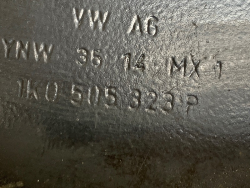 Рычаг подвески задний Passat 2011-2015 B7 1.8