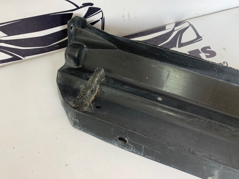 Дефлектор радиатора передний Rogue 2021 T33 2.5