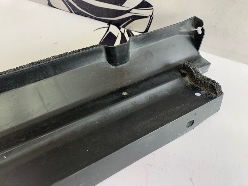 Дефлектор радиатора передний Rogue 2021 T33 2.5