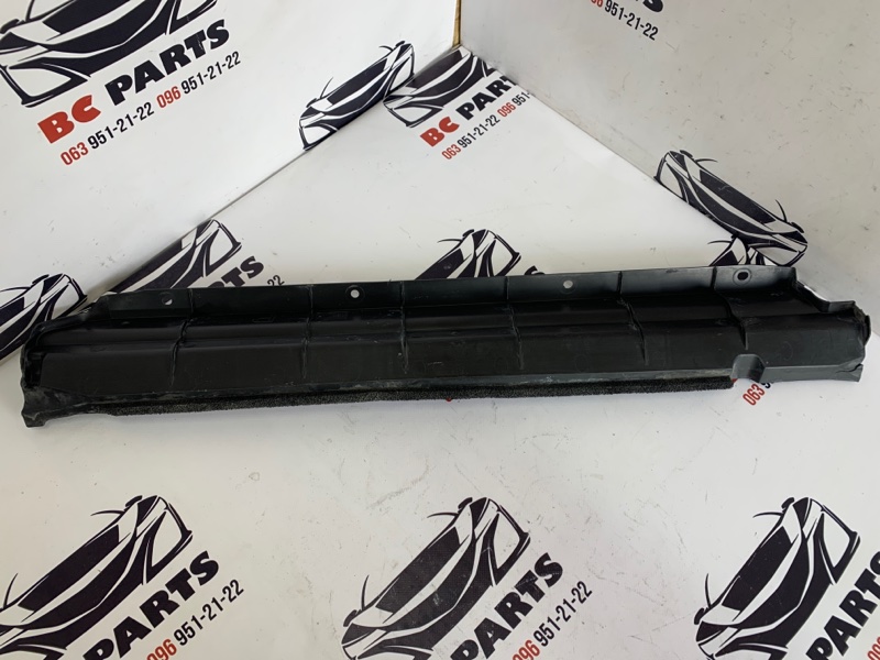 Дефлектор радиатора передний Rogue 2021 T33 2.5