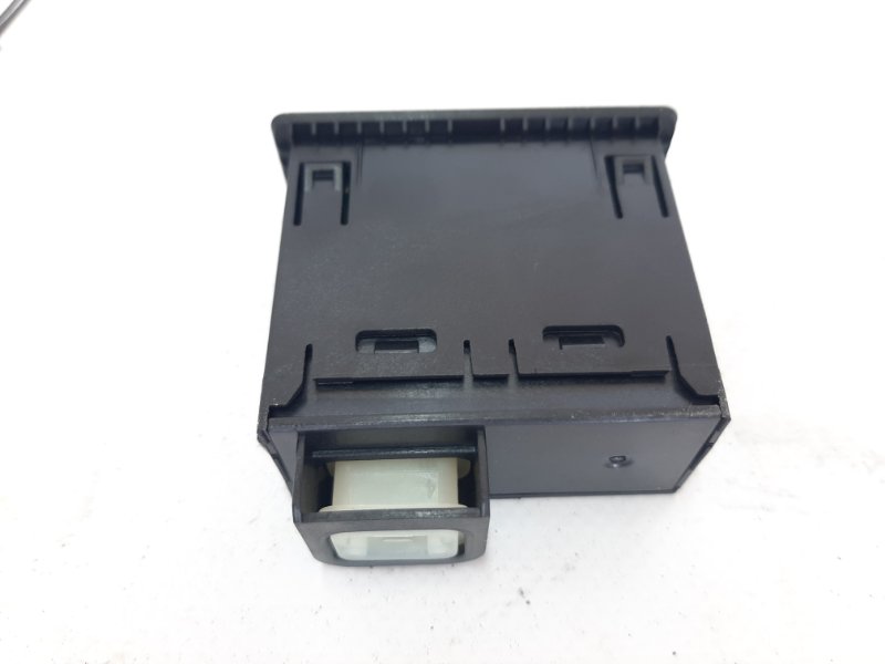 USB разъем Nissan Rogue T33 2.5
