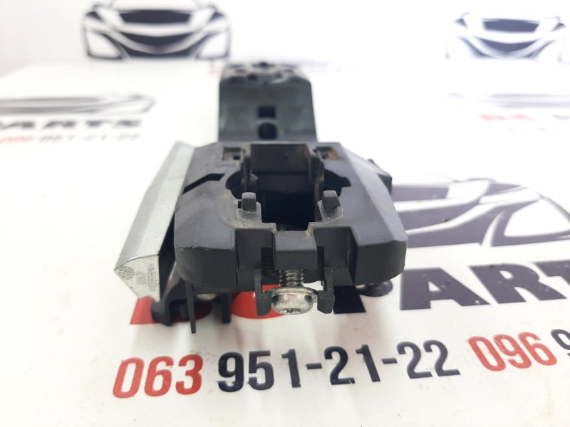 Кронштейн ручки двери задний правый Rogue 2021 T33 2.5